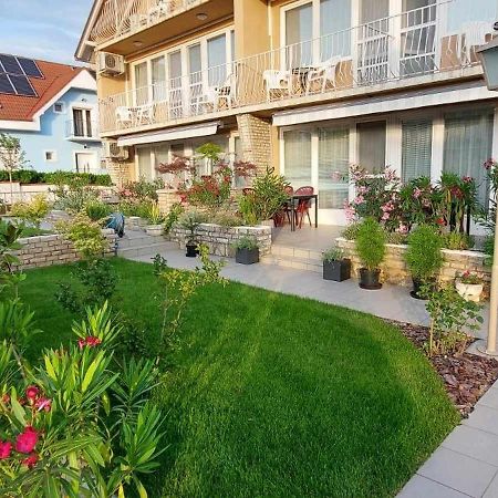 Siesta Apartmanhaz Balatonfuered Zewnętrze zdjęcie