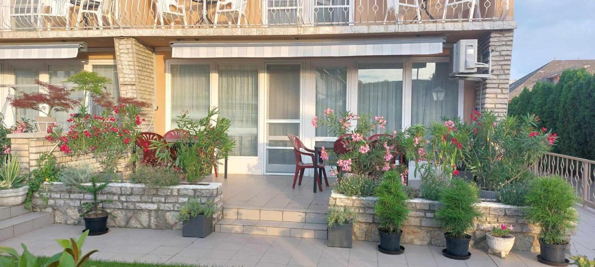 Siesta Apartmanhaz Balatonfuered Zewnętrze zdjęcie