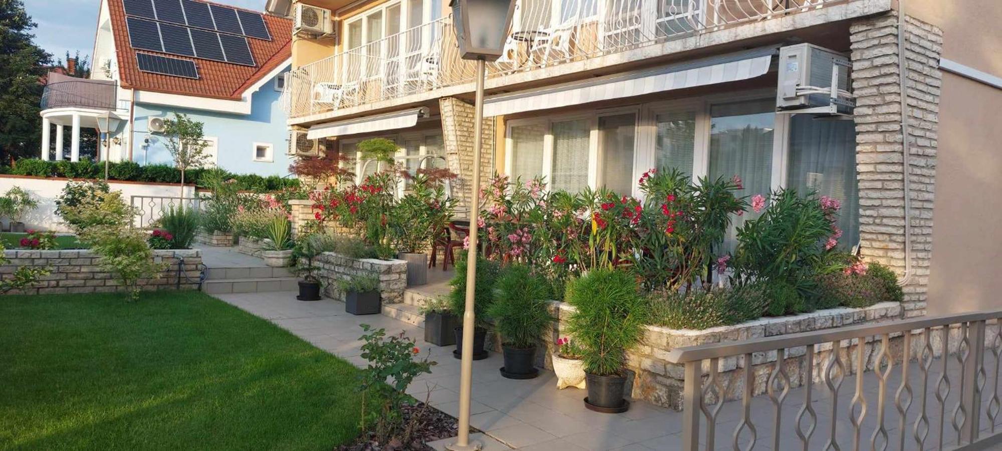 Siesta Apartmanhaz Balatonfuered Zewnętrze zdjęcie
