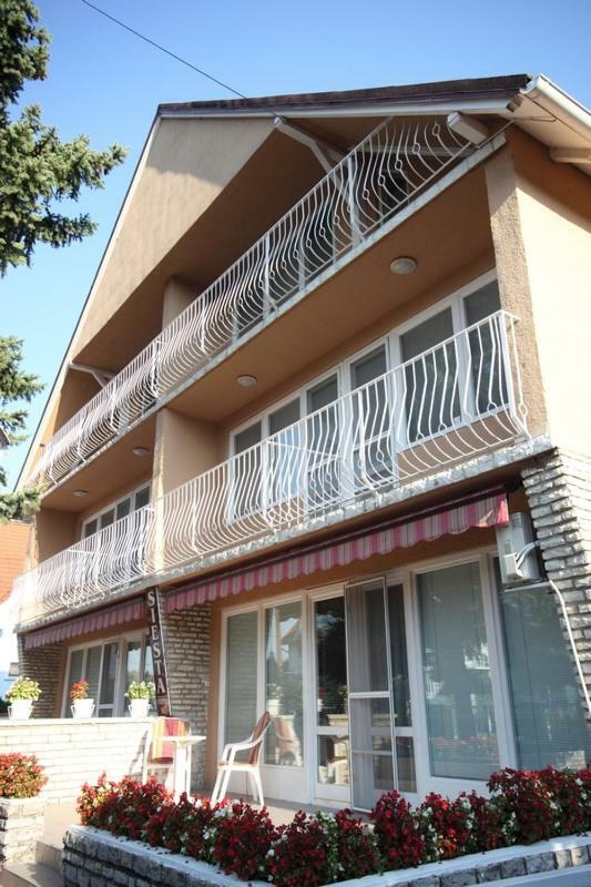 Siesta Apartmanhaz Balatonfuered Zewnętrze zdjęcie